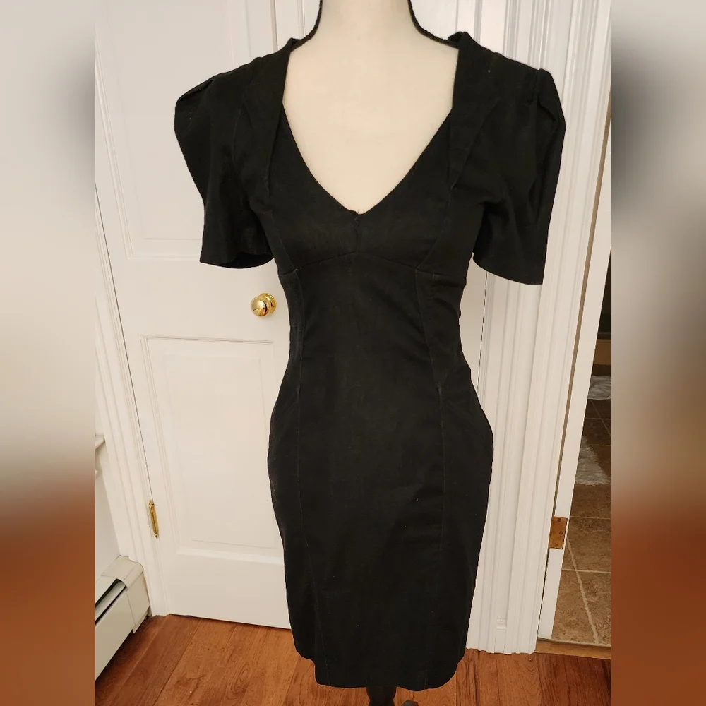 Dress - Picture 1 of 3